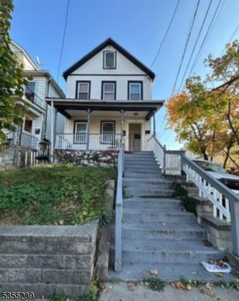 Photo - 330 Somerset St House