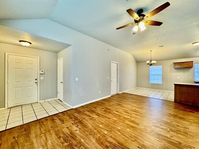 Photo - 633 NW 121st St