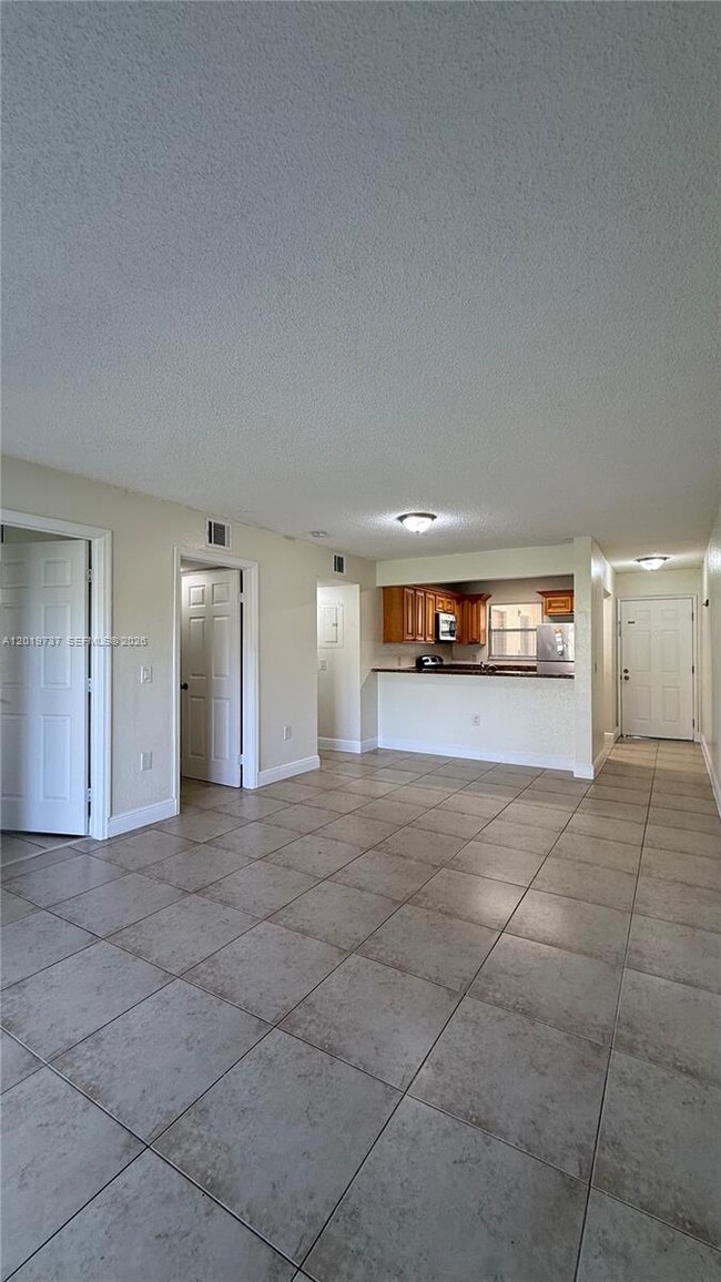 Photo - 1524 Lake Crystal Dr Unit C