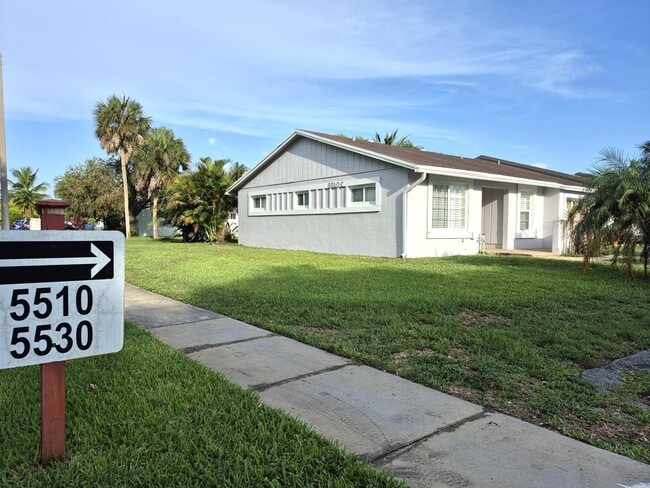 Photo - 5510 Lakewood Cir S