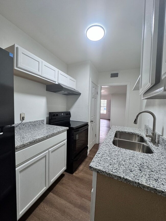 Photo - ONE BEDROOM APT WITH WATER PAID