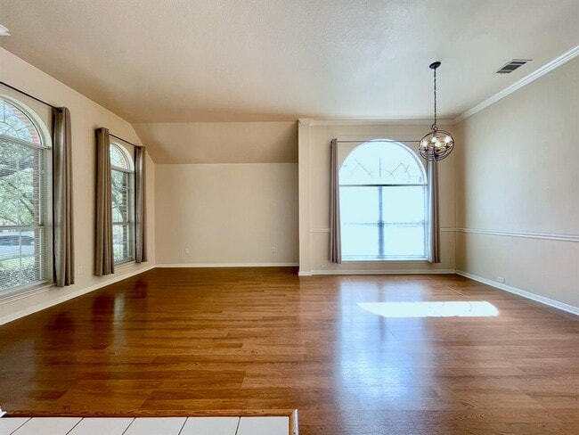 Photo - 1725 Dapplegrey Ln