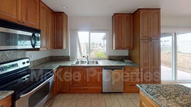 Photo - 5895 Alta Vista Ave