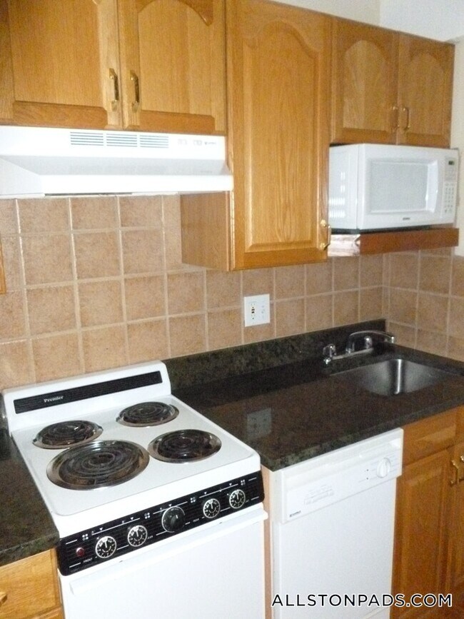 Photo - 1110 Commonwealth Ave Unidad 509