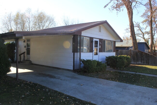 Photo - 3 Bedroom 1 Bath Home for Rent near Mount Stuart Elementary