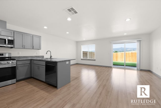 Photo - Gorgeous! 3 Bedroom 2.5 Bath Townhome in E...