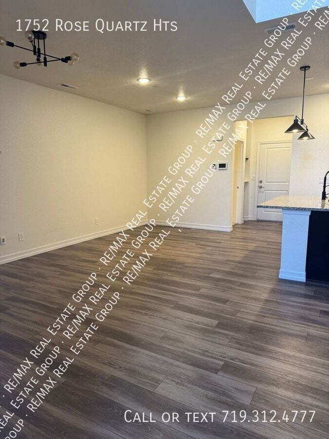 Photo - 1752 Rose Quartz Heights