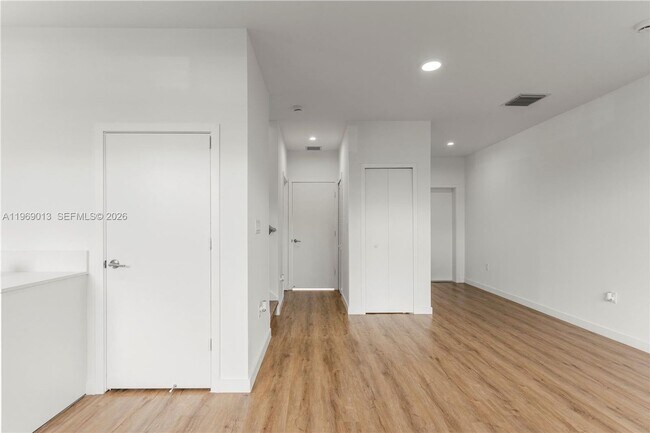 Photo - 400 SW 1st St