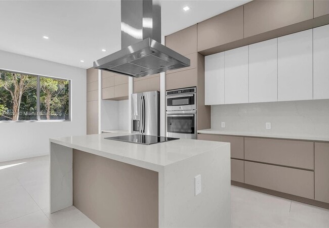 Photo - 3204 Plaza St