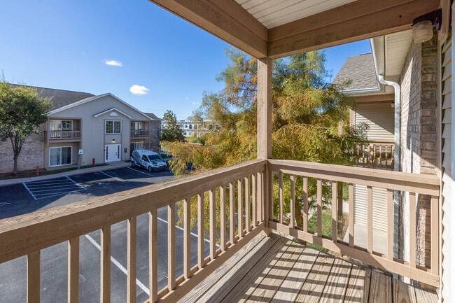 1BR, 1BA - 750SF - Balcony - Lindberg Lofts