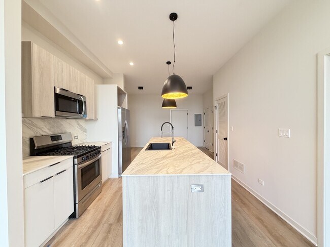 Photo - 3207 N Narragansett Ave Unit 204