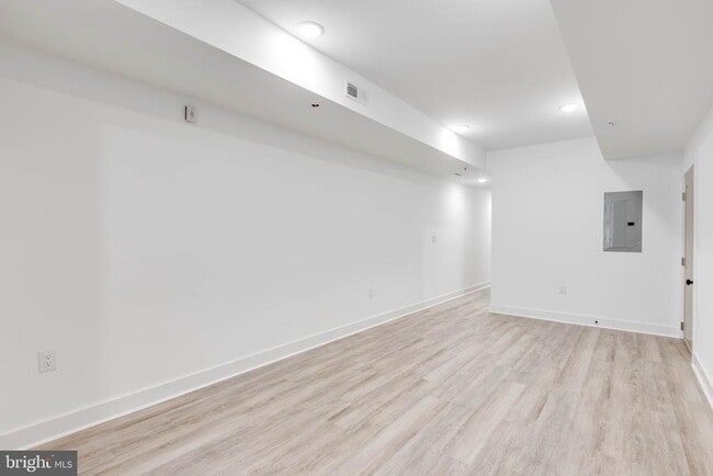 Building Photo - 2339 N 16th St Unit 1