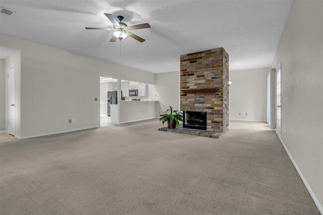 Photo - 10 Treadwell Ct