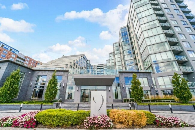 Building Photo - 9 Ave at Port Imperial Unit 806