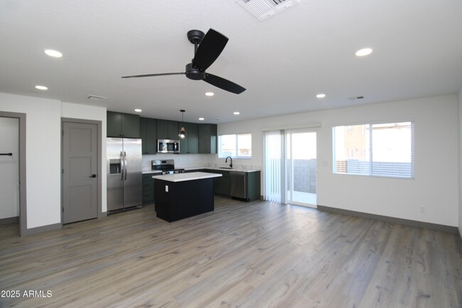 Photo - 2516 E Broadway Rd