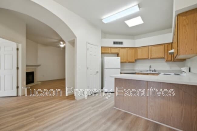 Photo - 2447 N Fair Oaks Ave