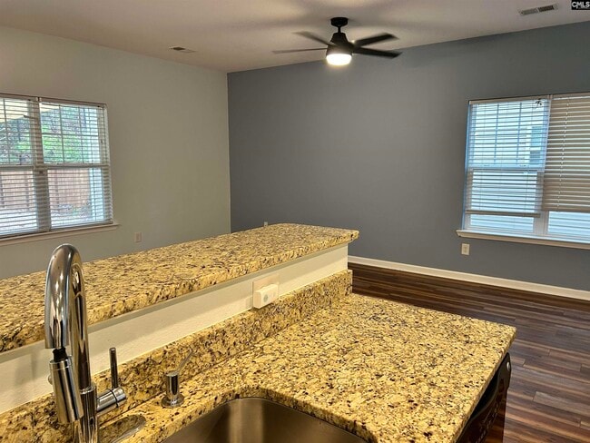 Photo - 454 Westmoreland Rd