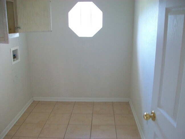 Photo - 601 Llama Tr