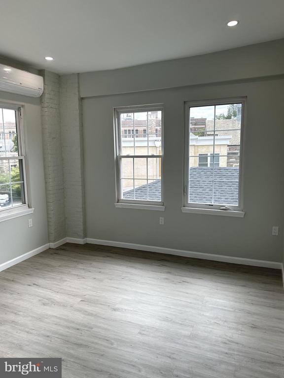 Photo - 6035 Germantown Ave Unit 3R
