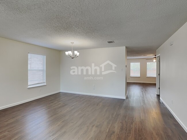 Photo - 1475 Stewart Dr