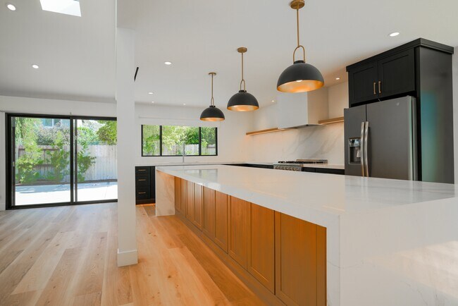 Photo - 1800 Oriole Dr