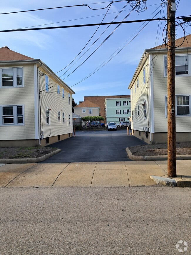 Building Photo - 81 Warren Ave Unit 81 Warren Ave Rental