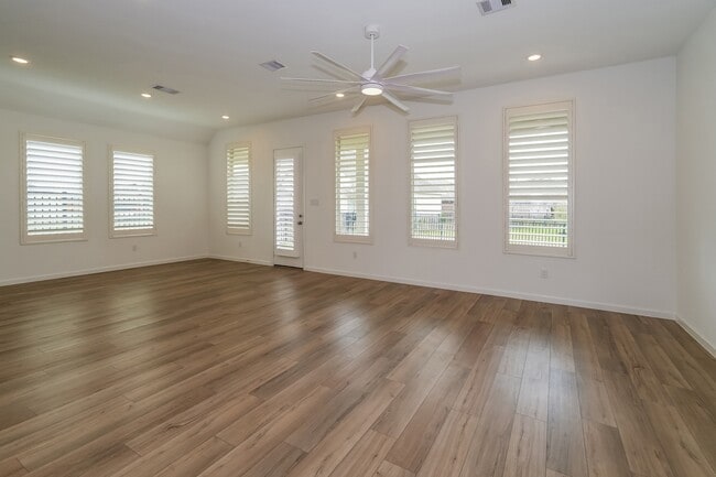 Photo - 2513 Seneca Lk Dr