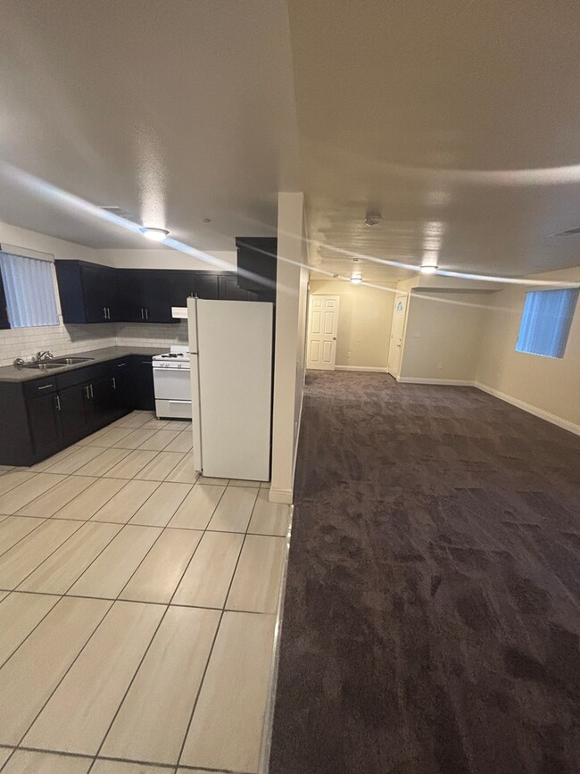 Photo - 424 E 101st St