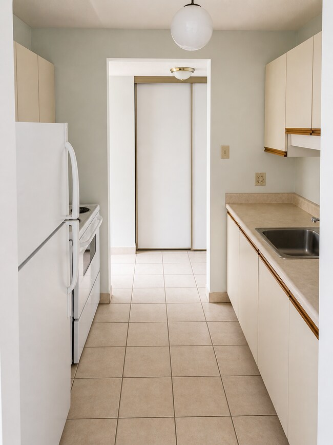 Photo - 980 Burnham St Unit 302