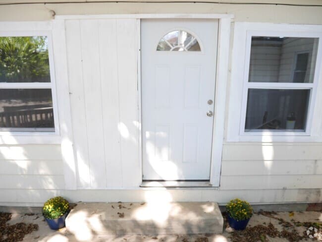 Building Photo - 1154SUA Unit Lower Level Rear Rental