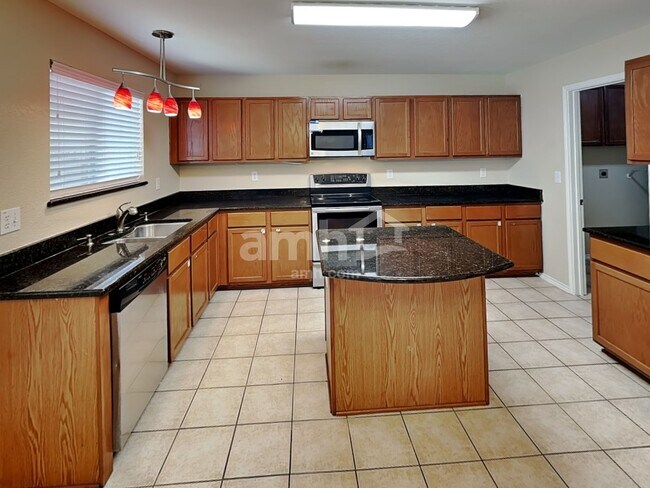 Photo - 8514 Silver Brush