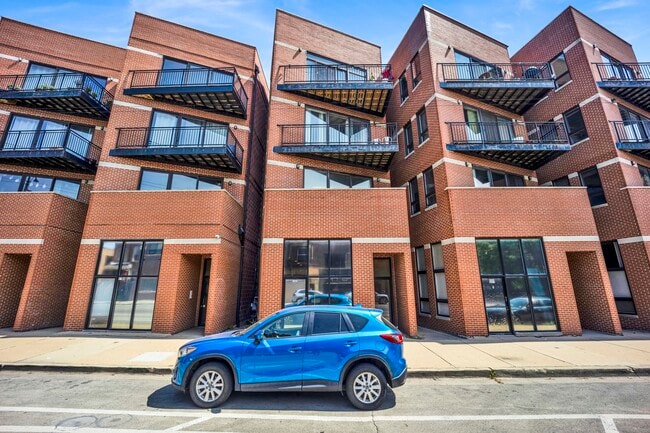 Building Photo - 3505 N Elston Ave