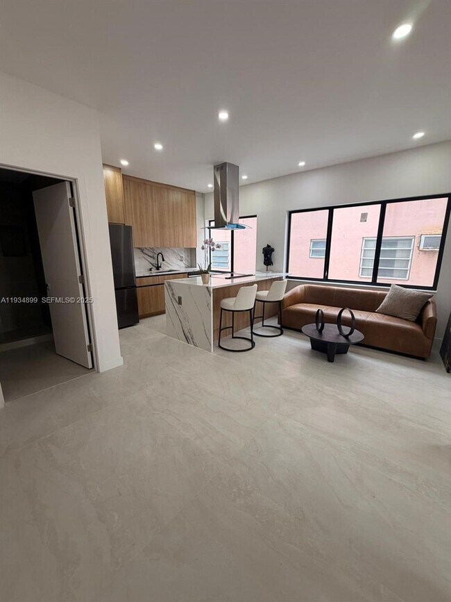 Building Photo - 2436 SW 7th St Unit 5