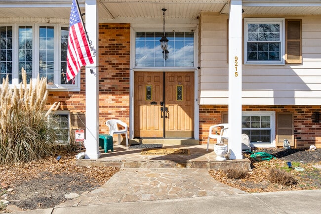 Detached home - 9215 Cherrytree Dr Unit Secondary w Private Bath