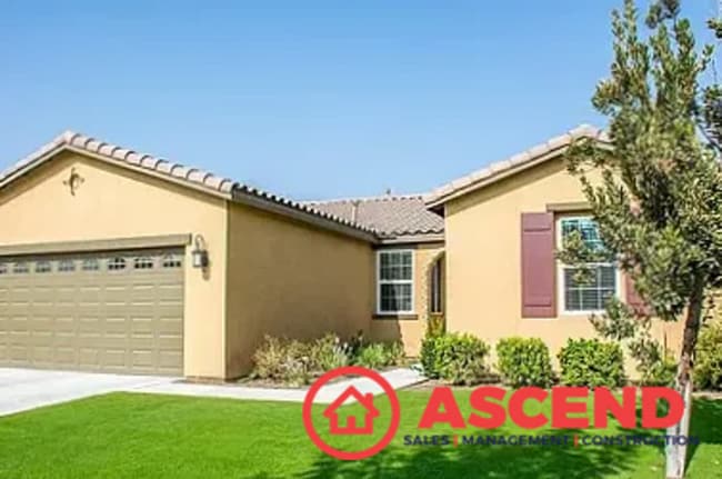 Building Photo - Beautiful Home Located in Gated Community ...