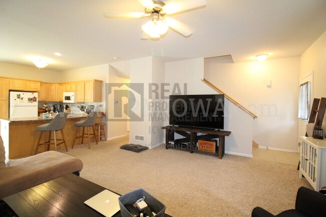 1617 SW White Birch Cir