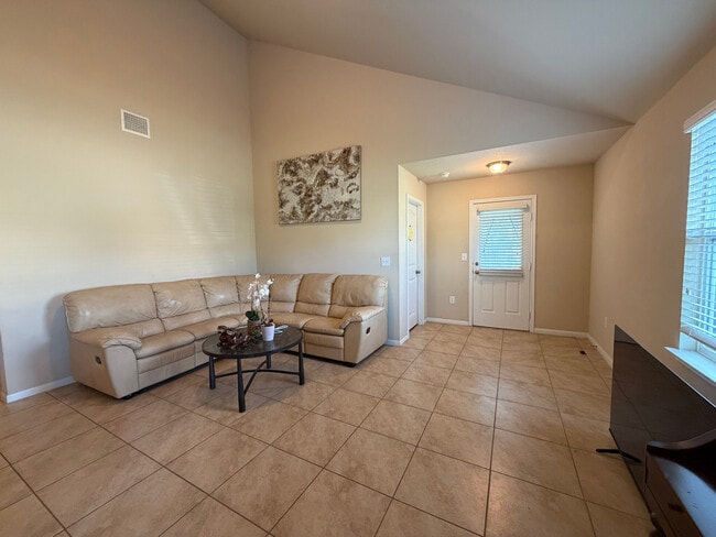 Photo - Room in House on Bettylou Ln