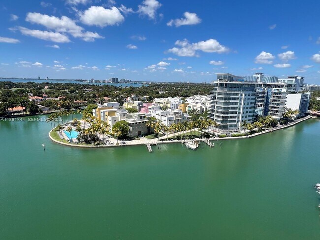 Photo - 5900 Collins Ave Unidad 1505