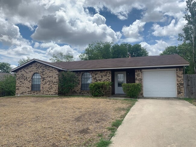 2808 Persimmon Dr