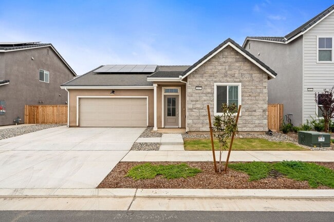 Building Photo - Brand New Three Bedroom Home in Clovis Unified School District!