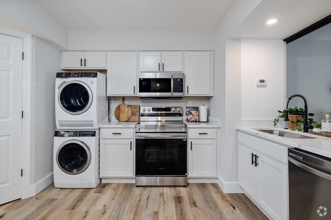 2BD, 1BA - 900SF - Kitchen - TERRA - Hiram