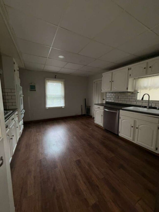 Photo - 31 Sheridan Ave Unit 31 Sheridan Ave #2