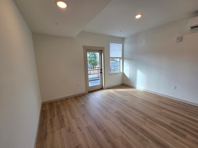 Living Room - 478 S Main St