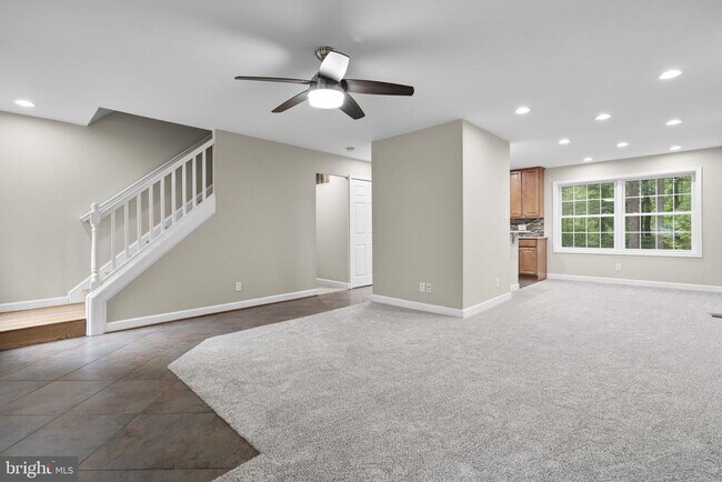 Photo - 14894 Lambeth Square