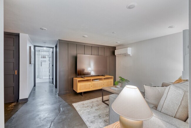 2312 NW Kearney St Unit SI ID1612038P