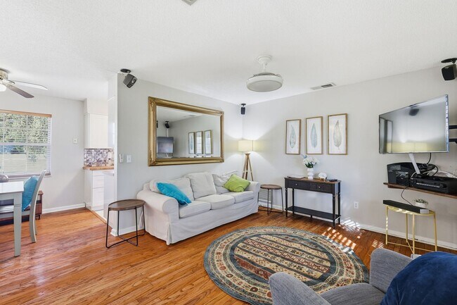 Photo - Charming 3 Bedroom Home in Mount Dora – Available Now!