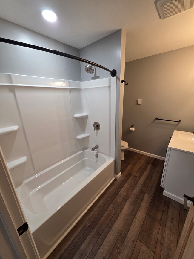 Full Bath - 356 Main St Unit D