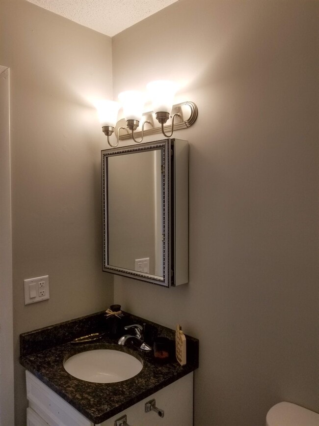 Photo - 4555 N Woodbridge Ave Unit 4