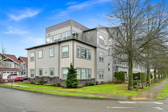 Photo - Beautiful Condo in Lynden Unit # 211
