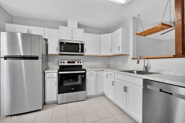 Photo - 168 W Sandalwood Ct